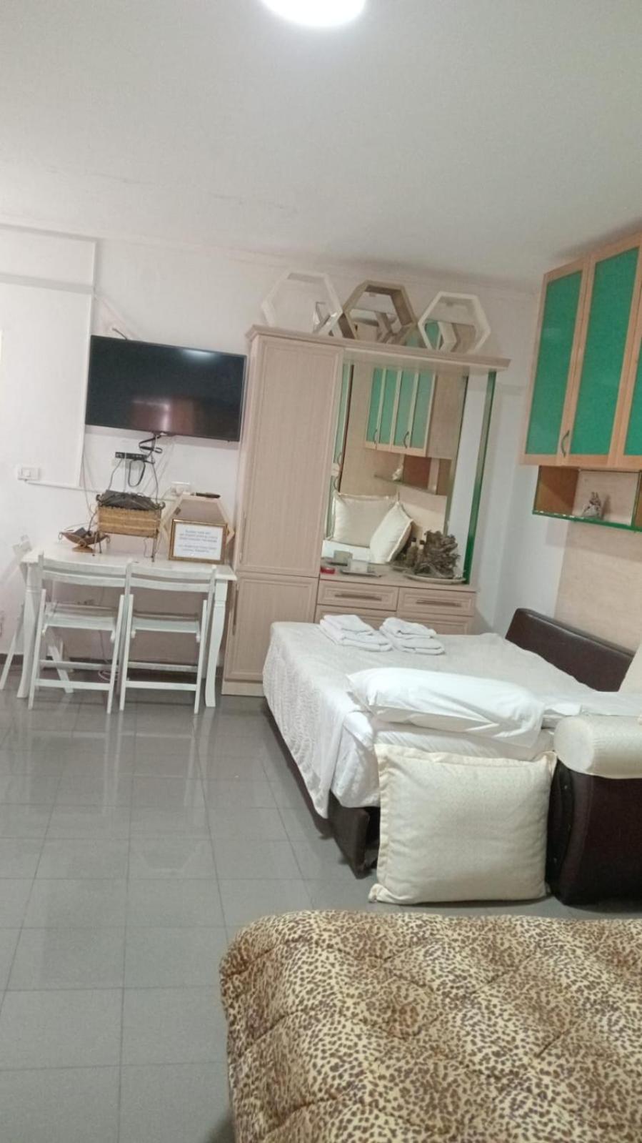Guest Room Tirana Center ภายนอก รูปภาพ